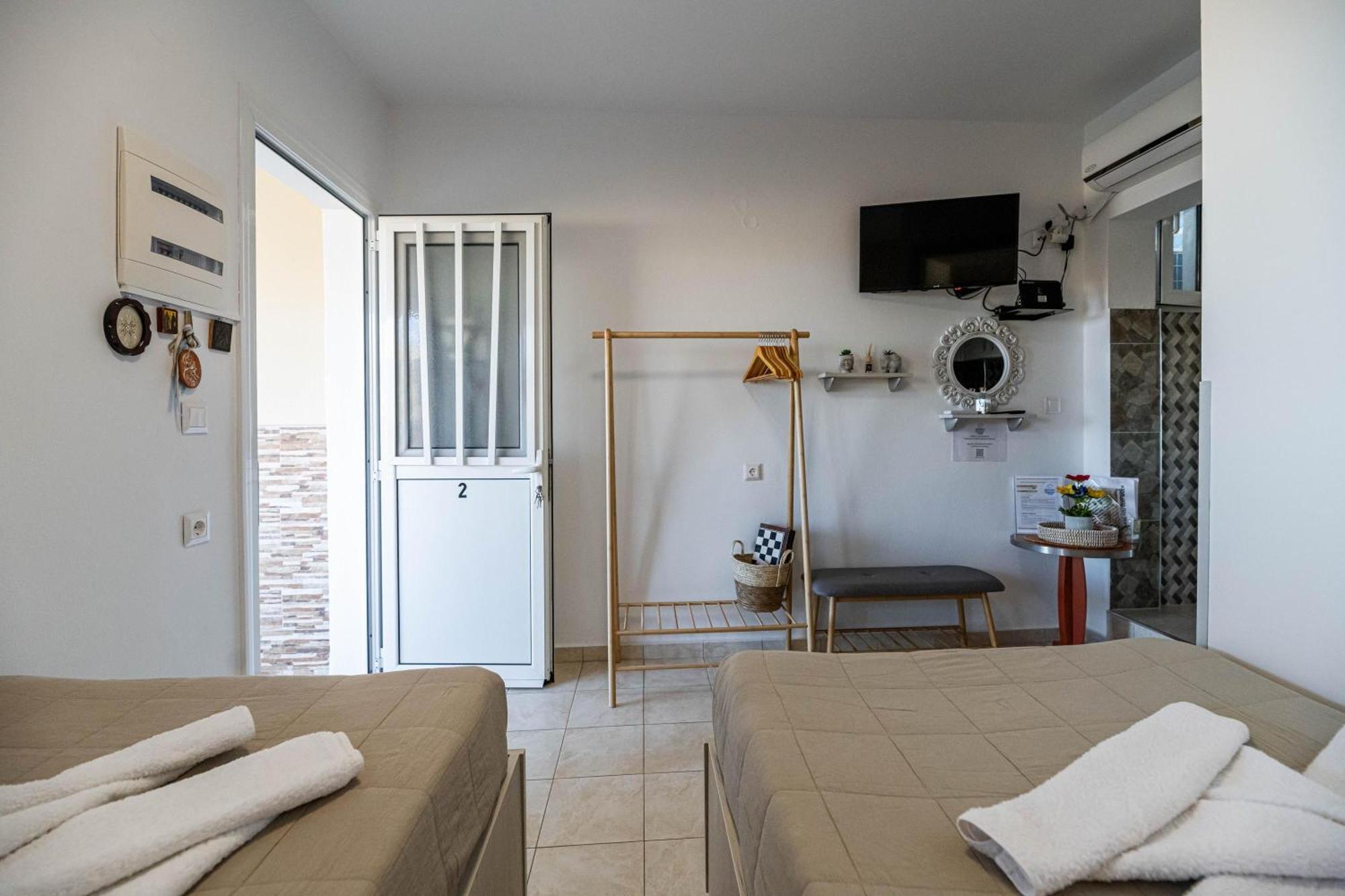 Aperanto Galazio Apartment Архангелос Экстерьер фото