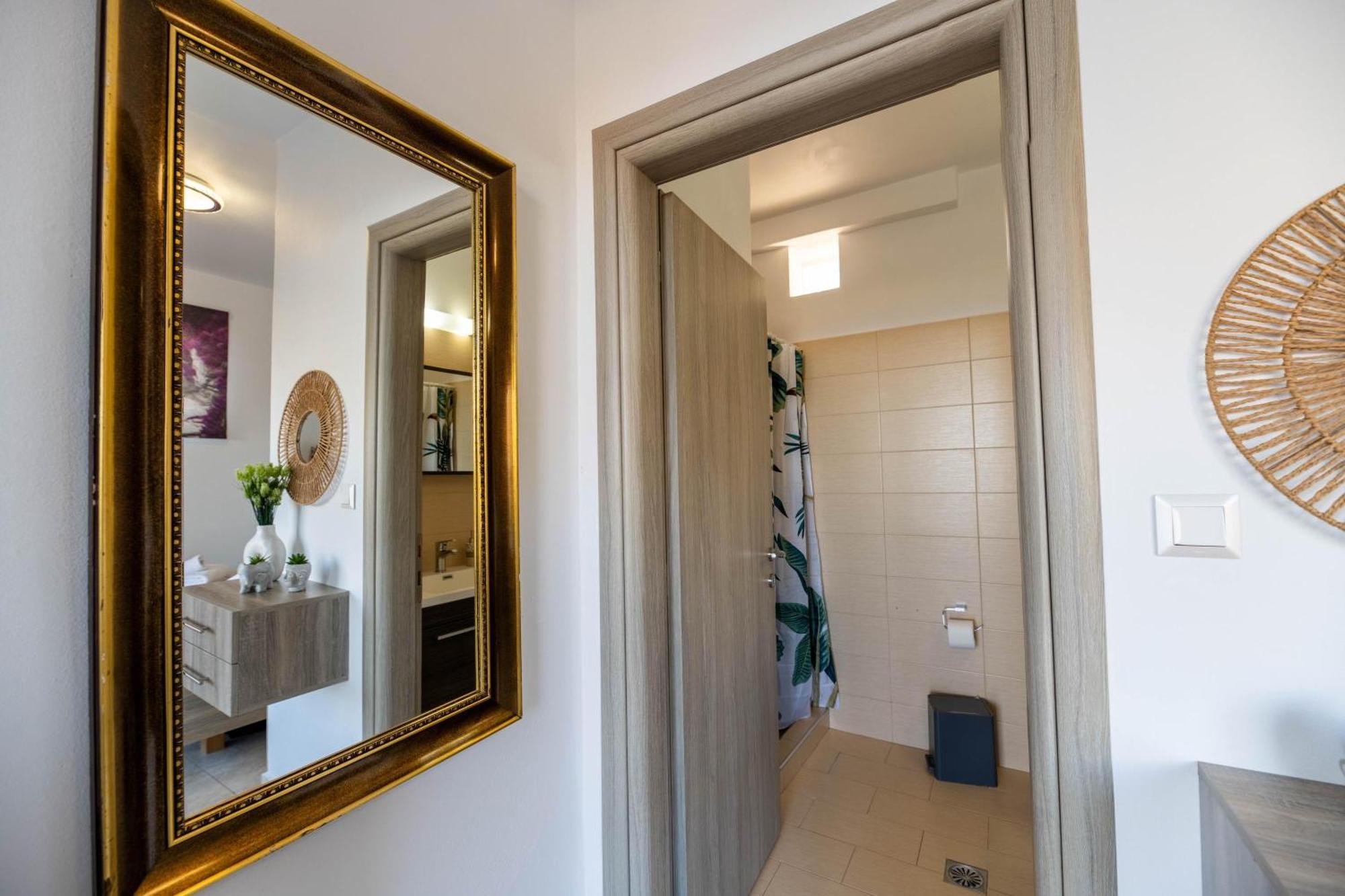 Aperanto Galazio Apartment Архангелос Экстерьер фото
